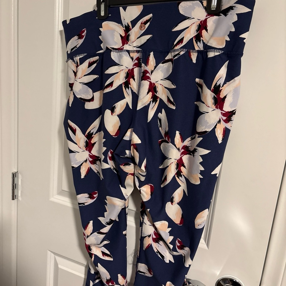 Livi Active by Lane Bryant High Waisted Floral Athletic Leggings Womens 18/20 - Picture 3 of 4